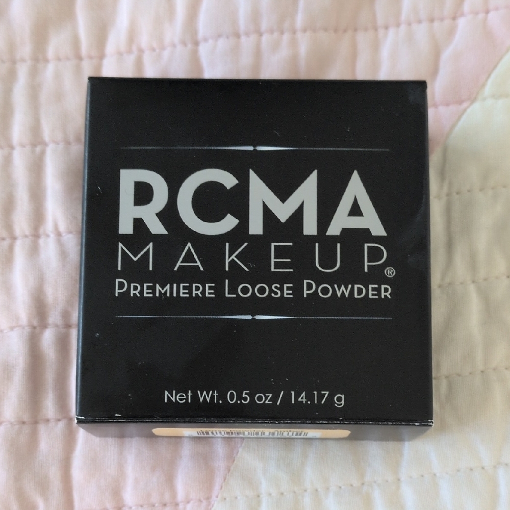 RCMA. Makeup. Loose Powder. Amber.